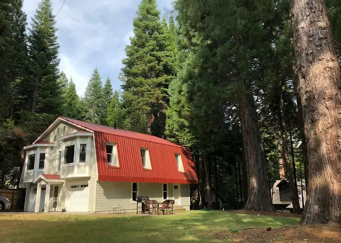 Carriage House At Yosemite
